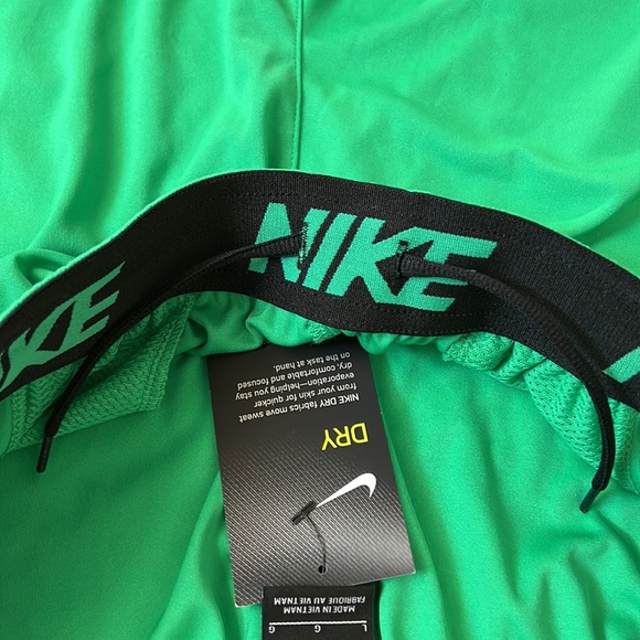 SOLD NWT Mens Nike Dri-Fit Large basketball running athletic training shorts - Picture 7 of 12